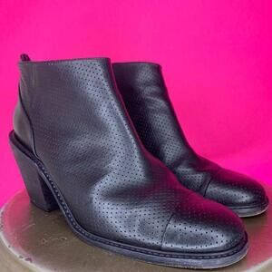 Rachel Comey Huron Perforated Black Leather Cap Toe Ankle Boots US 8.5